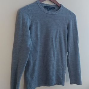 Slim fitting sweater